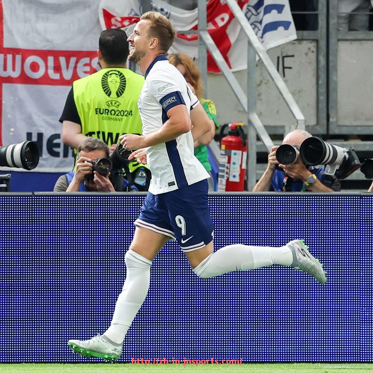 JN江南体育-德甲球队门兴格拉德巴赫队歌及其背后故事