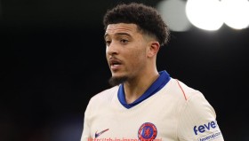 JN江南体育-法甲球队防守体系的典型构建与实战效果研究